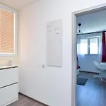 Maya Apartman *