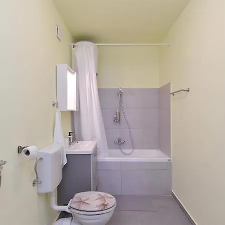 Apartment Maya
